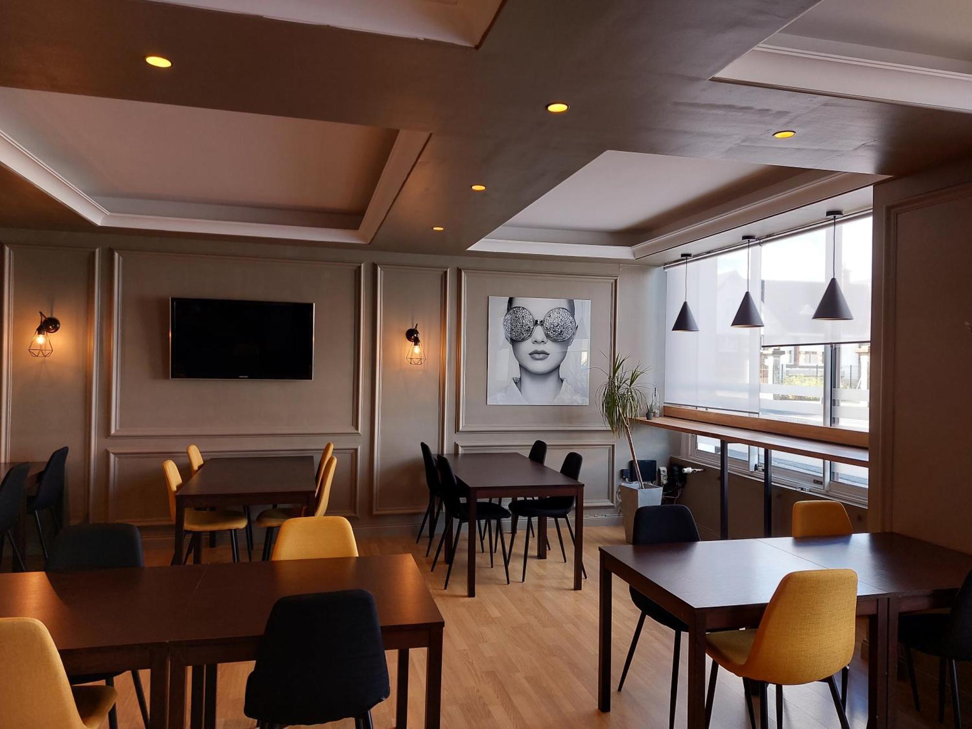 Cit'Hotel L'Europe - Cholet Gare Bagian luar foto