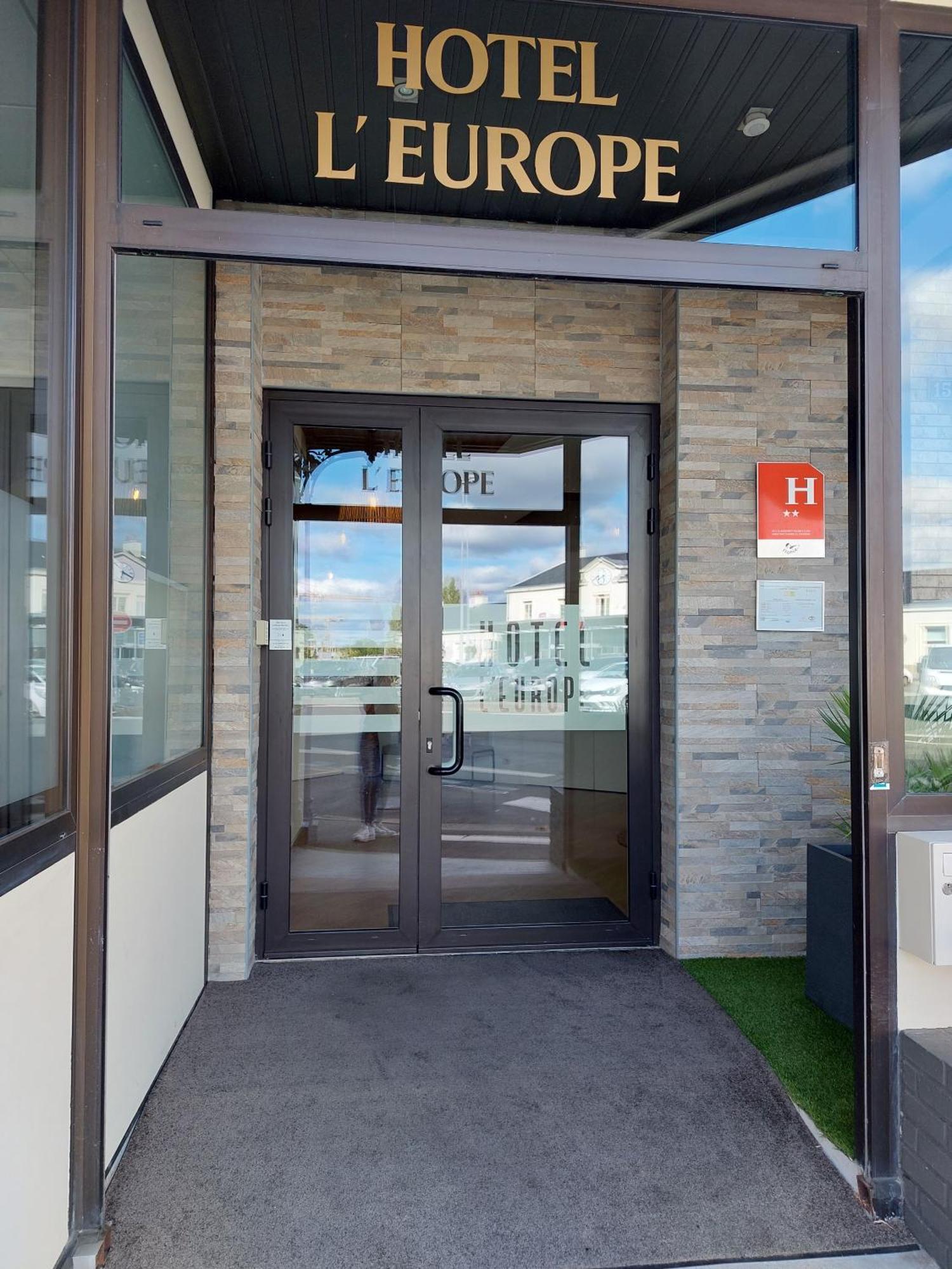 Cit'Hotel L'Europe - Cholet Gare Bagian luar foto