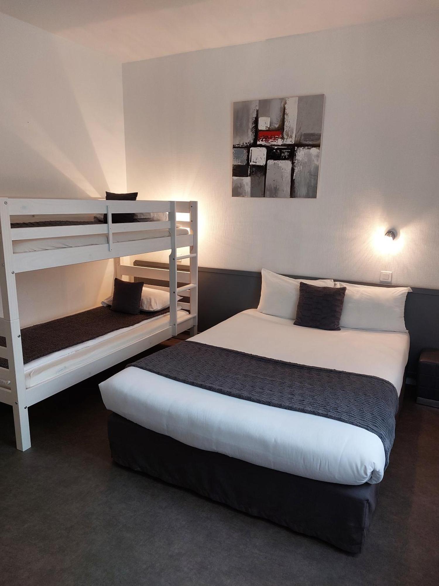 Cit'Hotel L'Europe - Cholet Gare Bagian luar foto