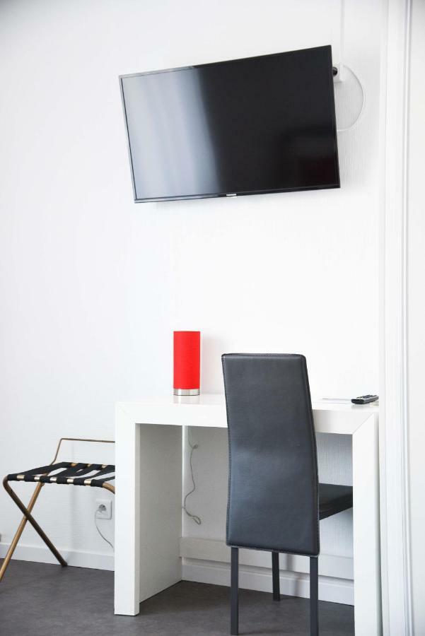 Cit'Hotel L'Europe - Cholet Gare Bagian luar foto