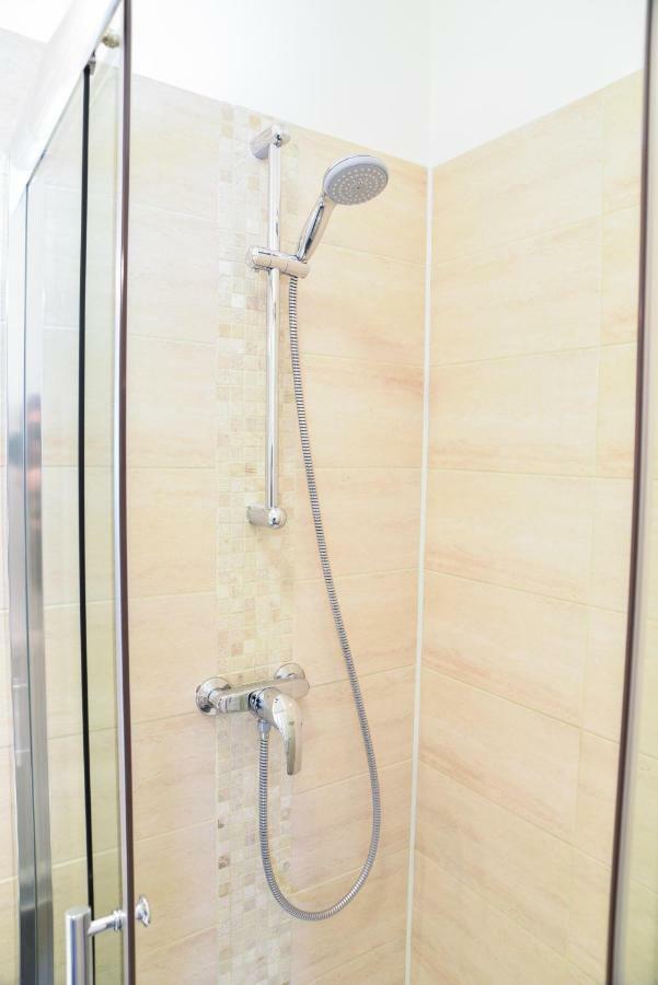 Cit'Hotel L'Europe - Cholet Gare Bagian luar foto