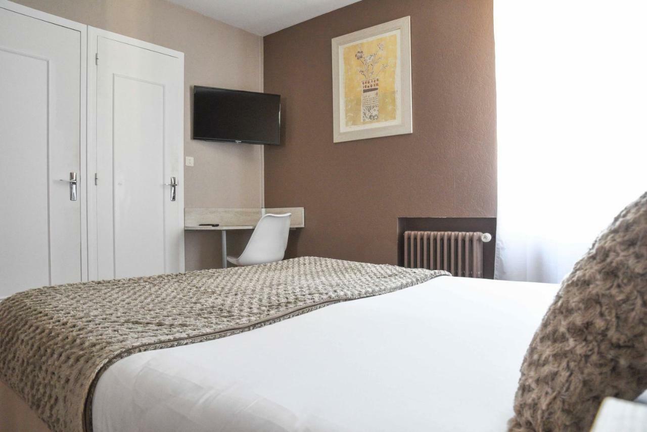 Cit'Hotel L'Europe - Cholet Gare Bagian luar foto