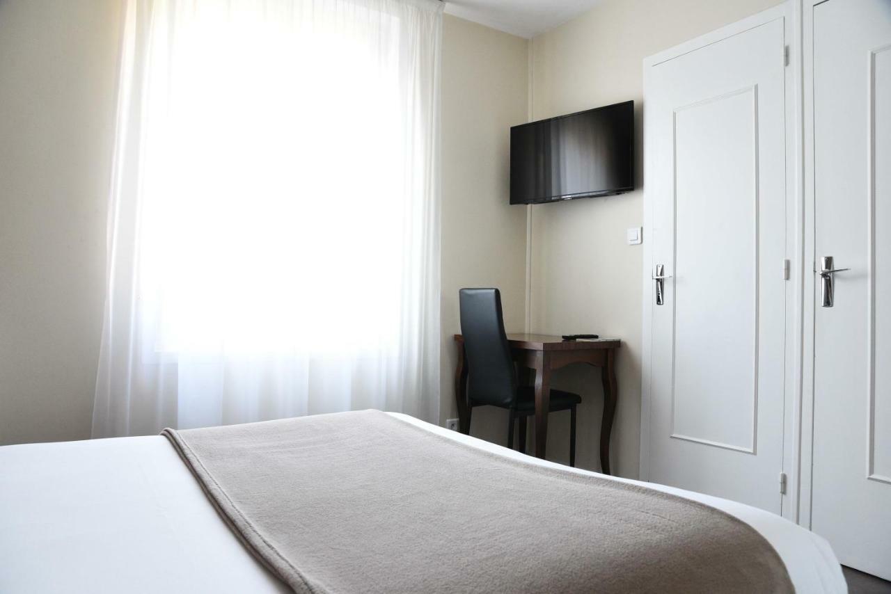 Cit'Hotel L'Europe - Cholet Gare Bagian luar foto